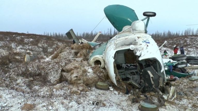 Кадры с места крушения Ми-8 авиакомпании Скол в Ямало-Ненецком АО Кадры с места крушения Ми-8 авиакомпании Скол в Ямало-Ненецком АО