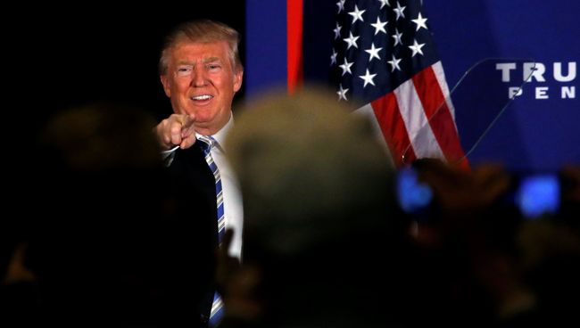 Дональд Трамп выступает перед избирателями в Геттисберге, 22 октября 2016 Дональд Трамп выступает перед избирателями в Геттисберге, 22 октября 2016