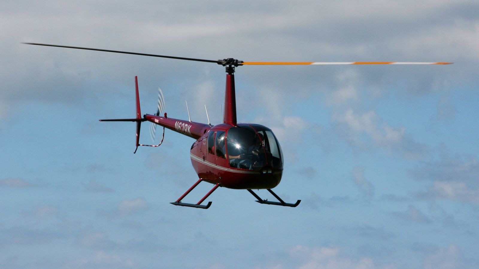 Вертолет Robinson R44 Вертолет Robinson R44 - РИА Новости, 1920, 07.09.2020