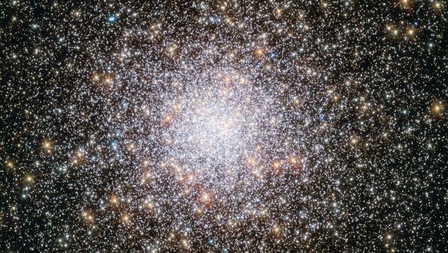 Фотография шарового скопления NGC 362 Фотография шарового скопления NGC 362