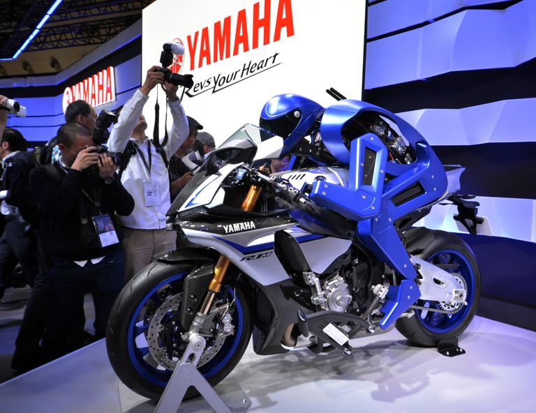 Робот-гонщик Motobot от компании Yamaha Робот-гонщик Motobot от компании Yamaha