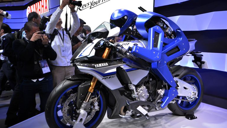 Робот-гонщик Motobot от компании Yamaha Робот-гонщик Motobot от компании Yamaha