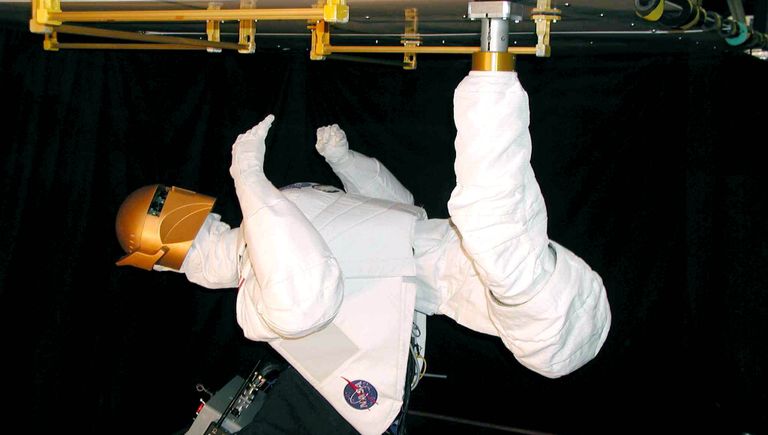 Человекоподобный робот, разработанный NASA и General Motors Человекоподобный робот, разработанный NASA и General Motors
