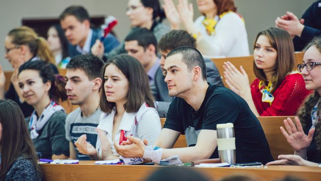 Студенты на конкурсе Битва умов-2016