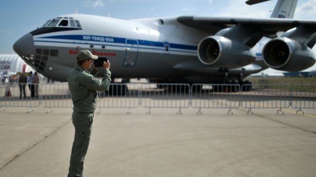Самолет Ил-76МД-90А 