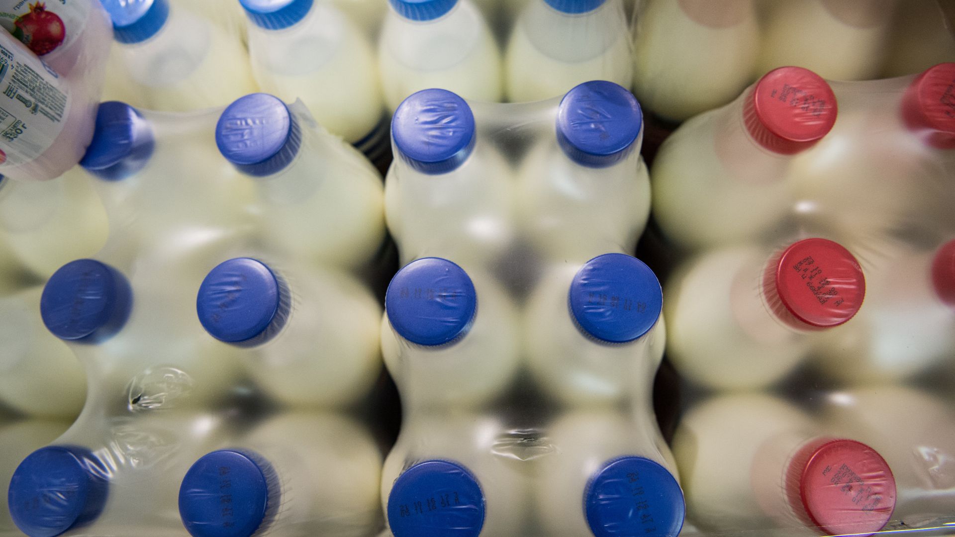 Молочная продукция PepsiCo на прилавке в магазине Молочная продукция PepsiCo на прилавке в магазине - РИА Новости, 1920, 25.04.2025