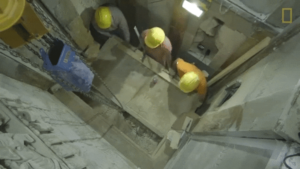 Ученые впервые за 500 лет вскрыли гроб Иисуса Христа. ВИДЕО Ученые впервые за 500 лет вскрыли гроб Иисуса Христа. ВИДЕО