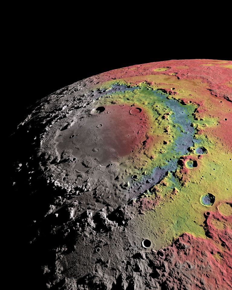 Восточное море, своеобразный «кратер-колизей», возникший на Луне 3,8 миллиарда лет назад Восточное море, своеобразный «кратер-колизей», возникший на Луне 3,8 миллиарда лет назад