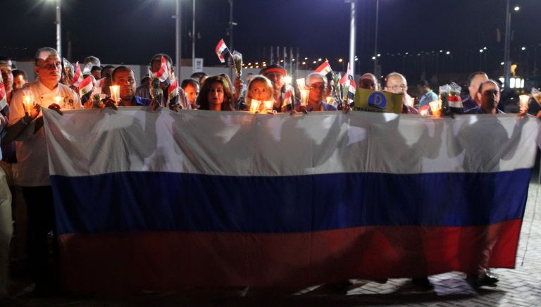 Акция памяти жертв крушения российского самолета А321 в Египте Акция памяти жертв крушения российского самолета А321 в Египте