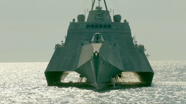 Корабль прибрежной зоны ВМС США LCS-6 Montgomery (Монтгомери) . Архивное фото. Корабль прибрежной зоны ВМС США LCS-6 Montgomery (Монтгомери) . Архивное фото.