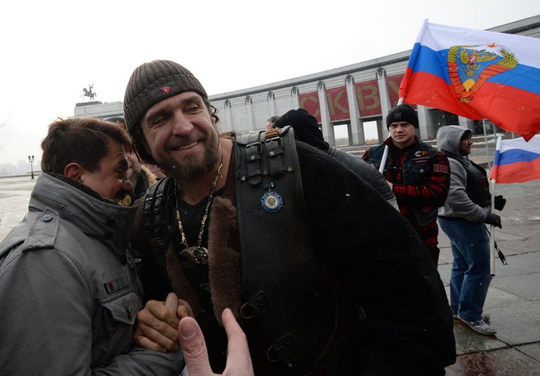 Президент мотоклуба Ночные волки Александр Залдостанов на церемонии демонстрации самого большого флага Российской Федерации в Москве