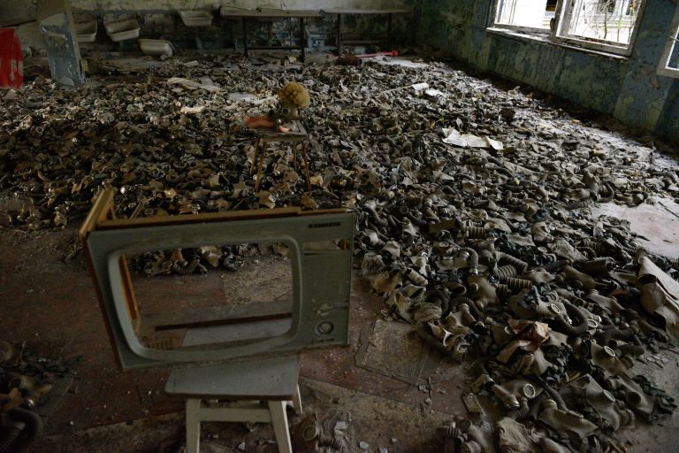 Комната с противогазами во дворце культуры Энергетик в Припяти, Чернобыль 