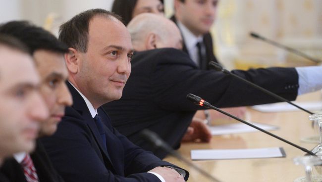 Министр иностранных дел Абхазии Даур Кове на встрече с Сергеем Лавровым в Москве. 3 ноября 2016 Министр иностранных дел Абхазии Даур Кове на встрече с Сергеем Лавровым в Москве. 3 ноября 2016