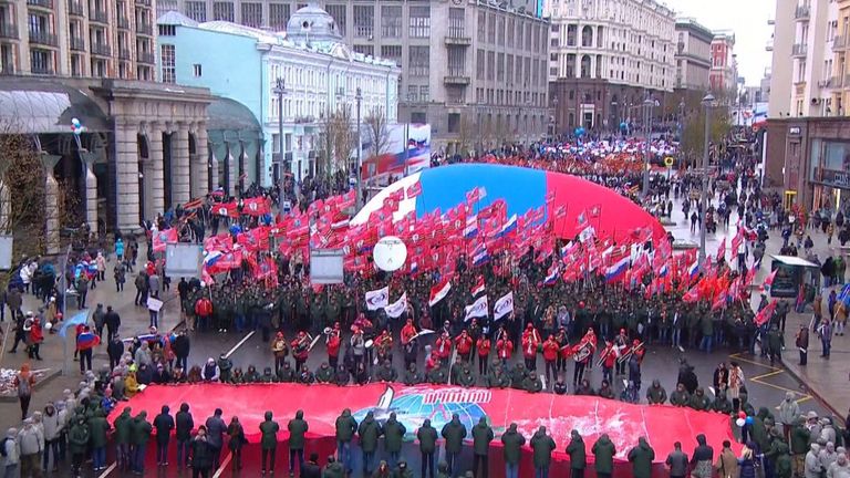 День народного единства: шествие и митинг-концерт в Москве День народного единства: шествие и митинг-концерт в Москве