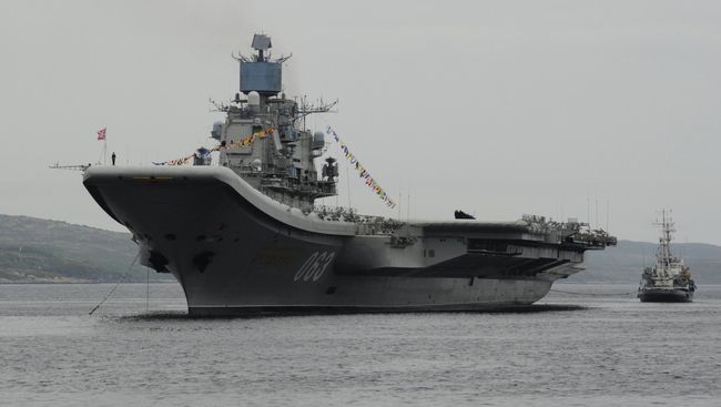 Российский авианесущий крейсер Адмирал Кузнецов. Архивное фото Российский авианесущий крейсер Адмирал Кузнецов. Архивное фото