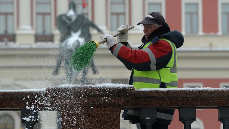 Уборка снега в Москве Уборка снега в Москве