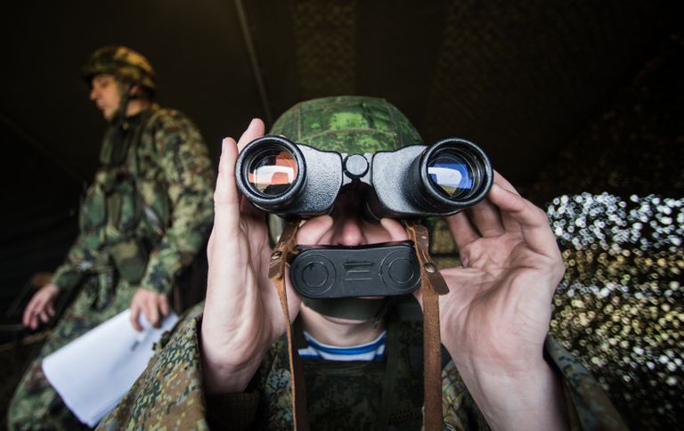 Российские военнослужащие во время совместных учений ВДВ России, Белоруссии и Сербии Славянское братство-2016 в Сербии Российские военнослужащие во время совместных учений ВДВ России, Белоруссии и Сербии Славянское братство-2016 в Сербии