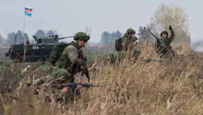 Российские военнослужащие во время совместных учений ВДВ России, Белоруссии и Сербии. Архивное фото Российские военнослужащие во время совместных учений ВДВ России, Белоруссии и Сербии. Архивное фото