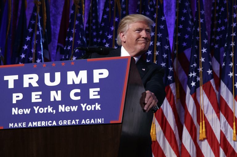 Избранный президент США Дональд Трамп во время выступления в Нью-Йорке. 9 ноября 2016