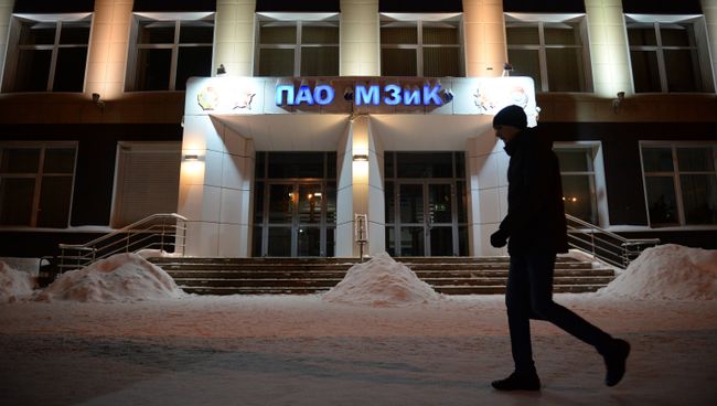 Центральный вход машиностроительного завода имени М.И. Калинина в Екатеринбурге. 9 ноября 2016 Центральный вход машиностроительного завода имени М.И. Калинина в Екатеринбурге. 9 ноября 2016