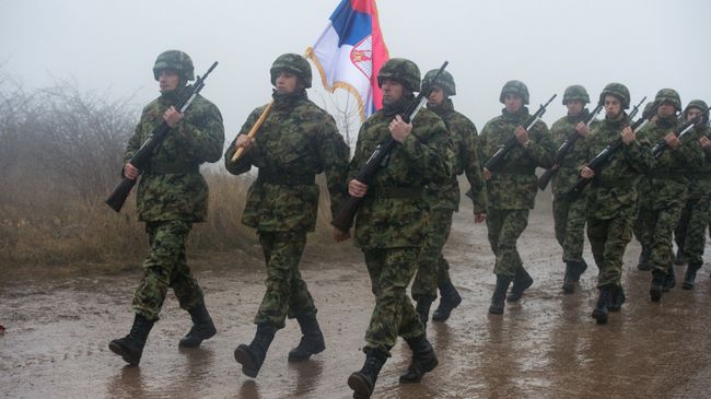 Гвардия Сербии во время совместных тактических учений подразделений специального назначения ВДВ России, Белоруссии и Республики Сербии Славянское братство-2016 на полигоне Посулянски Левады в Сербии. Архивное фото