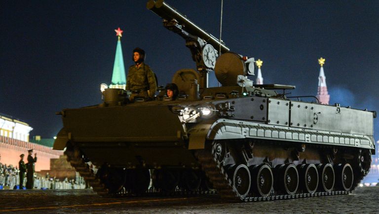 Противотанковый ракетный комплекс Хризантема-С во время репетиции Парада Победы на Красной площади Противотанковый ракетный комплекс Хризантема-С во время репетиции Парада Победы на Красной площади