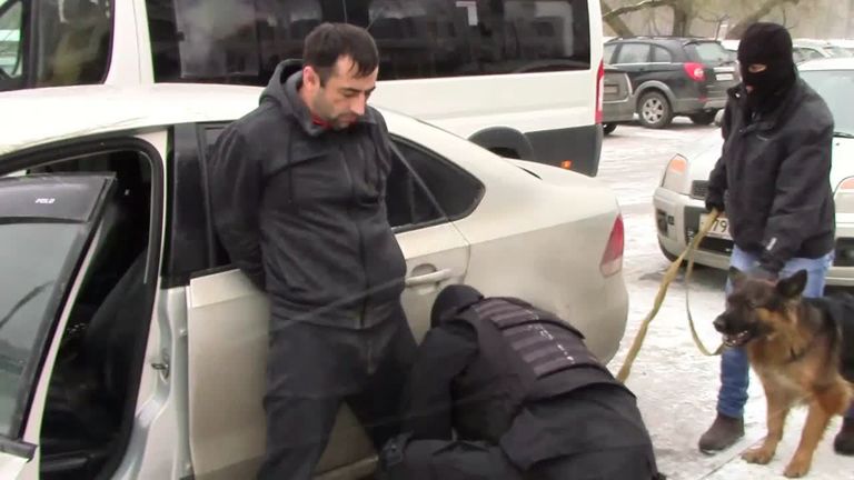 ФСБ задержала двух россиян, организовавших незаконное пересечение границы РФ с иностранцами ФСБ задержала двух россиян, организовавших незаконное пересечение границы РФ с иностранцами