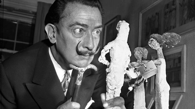 Испанский живописец и скульптор Сальвадор Дали в Нью-Йорке, 1956 год Испанский живописец и скульптор Сальвадор Дали в Нью-Йорке, 1956 год