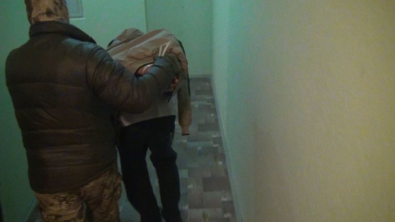  Кадры задержания подозреваемых в подготовке терактов в Москве и Петербурге