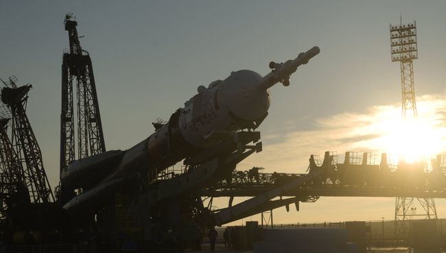 Вывоз ракеты-носителя Союз-ФГ с пилотируемым кораблем Союз-МС-03 на стартовую площадку Вывоз ракеты-носителя Союз-ФГ с пилотируемым кораблем Союз-МС-03 на стартовую площадку