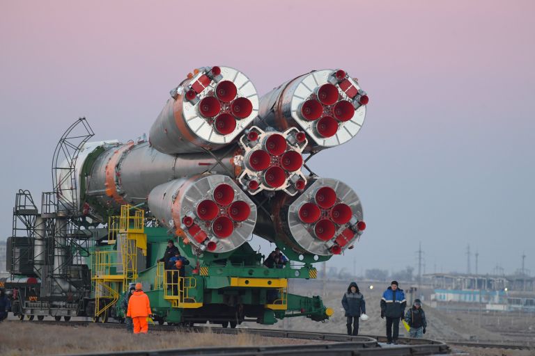 Вывоз ракеты-носителя Союз-ФГ с пилотируемым кораблем Союз-МС-03 на стартовую площадку Вывоз ракеты-носителя Союз-ФГ с пилотируемым кораблем Союз-МС-03 на стартовую площадку