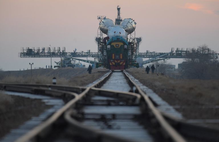 Вывоз ракеты-носителя Союз-ФГ с пилотируемым кораблем Союз-МС-03 на стартовую площадку Вывоз ракеты-носителя Союз-ФГ с пилотируемым кораблем Союз-МС-03 на стартовую площадку