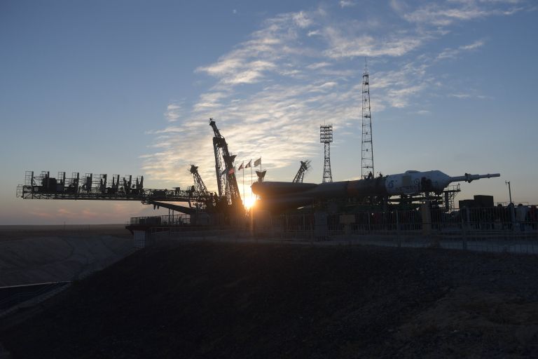 Вывоз ракеты-носителя Союз-ФГ с пилотируемым кораблем Союз-МС-03 на стартовую площадку Вывоз ракеты-носителя Союз-ФГ с пилотируемым кораблем Союз-МС-03 на стартовую площадку