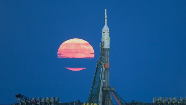 Суперлуние на космодроме Байконур. Архивное фото