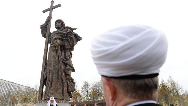 Церемония открытия памятника князю Владимиру на Боровицкой площади в Москве Церемония открытия памятника князю Владимиру на Боровицкой площади в Москве
