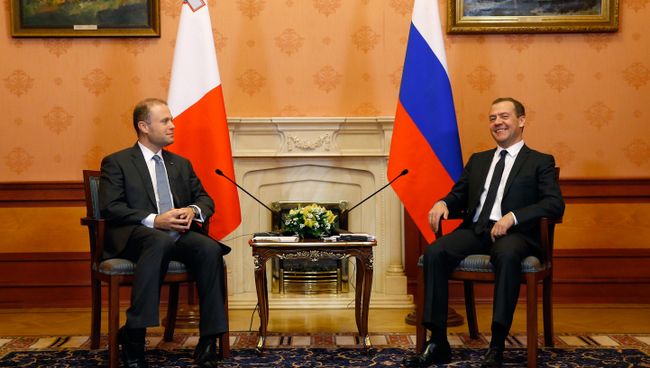 Председатель правительства РФ Дмитрий Медведев и премьер-министр Мальты Джозеф Мускат во время встречи в Москве. 15 ноября 2016 Председатель правительства РФ Дмитрий Медведев и премьер-министр Мальты Джозеф Мускат во время встречи в Москве. 15 ноября 2016