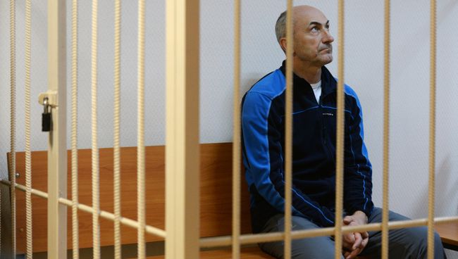 Заместитель губернатора Кемеровской области Алексей Иванов в Центральном районном суде Новосибирска. 15 ноября 2016 Заместитель губернатора Кемеровской области Алексей Иванов в Центральном районном суде Новосибирска. 15 ноября 2016