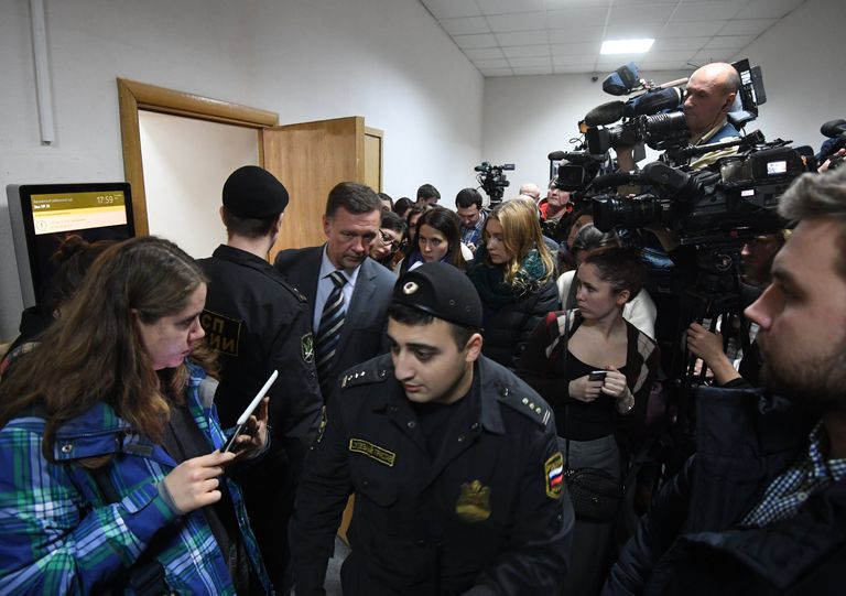Рассмотрение ходатайства следствия об аресте Алексея Улюкаева в Басманном суде Рассмотрение ходатайства следствия об аресте Алексея Улюкаева в Басманном суде