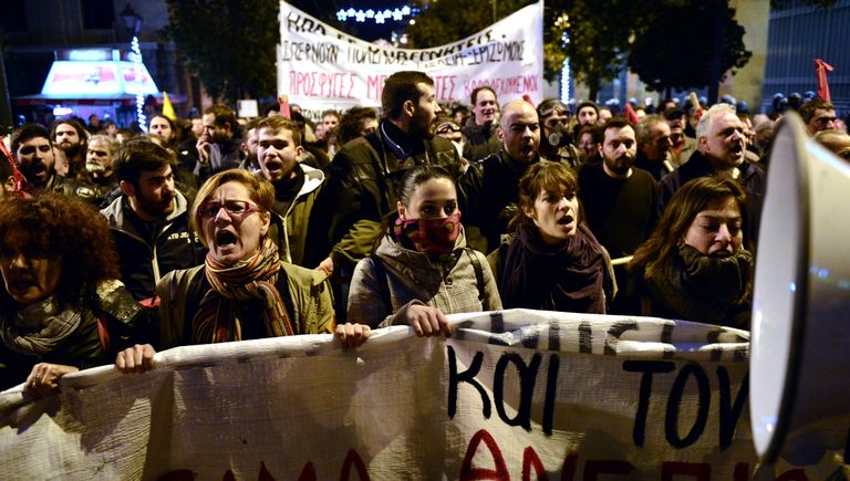 Массовые беспорядки в Афинах против визита президента США Барака Обамы Массовые беспорядки в Афинах против визита президента США Барака Обамы