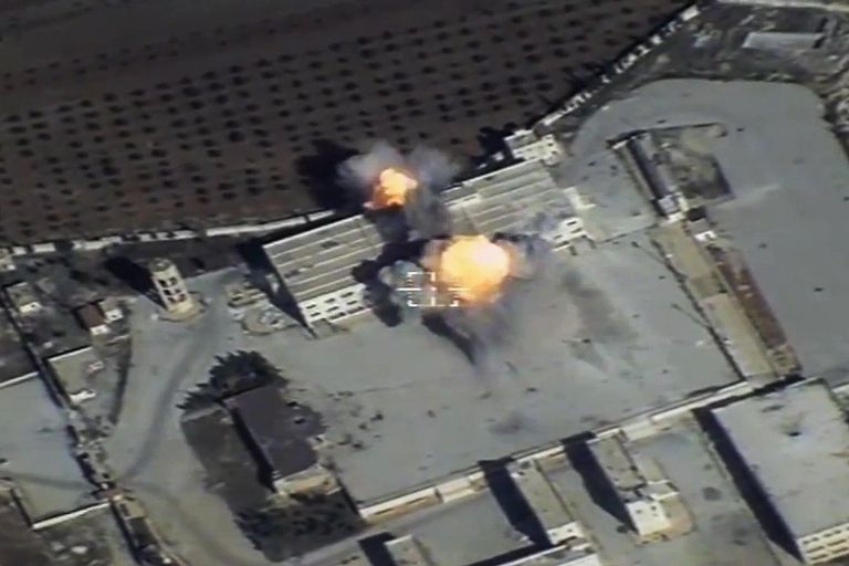 Уничтожение крылатой ракетой объекта незаконных вооруженных формирований на территории Сирии. 17 ноября 2016 Уничтожение крылатой ракетой объекта незаконных вооруженных формирований на территории Сирии. 17 ноября 2016