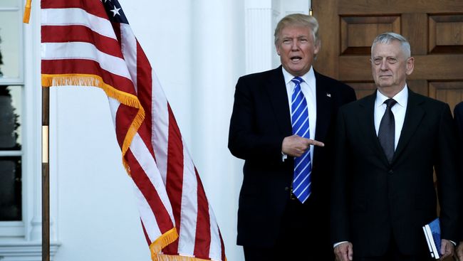 Избранный президент США Дональд Трамп встретился с Джеймсом Маттисом и Майком Пенсом Избранный президент США Дональд Трамп встретился с Джеймсом Маттисом и Майком Пенсом