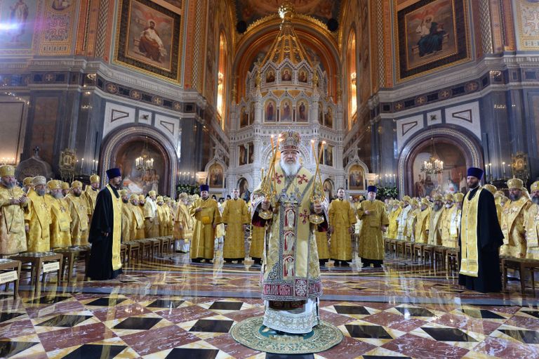 Божественная литургия в храме Христа Спасителя Божественная литургия в храме Христа Спасителя