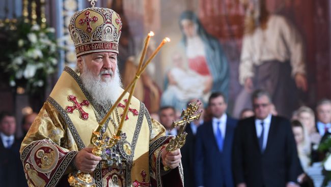 Божественная литургия в храме Христа Спасителя Божественная литургия в храме Христа Спасителя