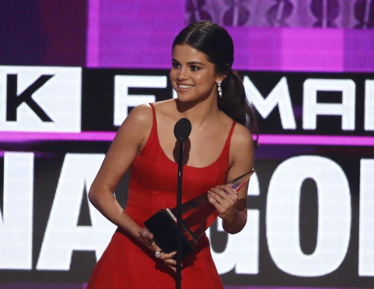 Певица Селена Гомес на American Music Awards, 20 ноября 2016 Певица Селена Гомес на American Music Awards, 20 ноября 2016