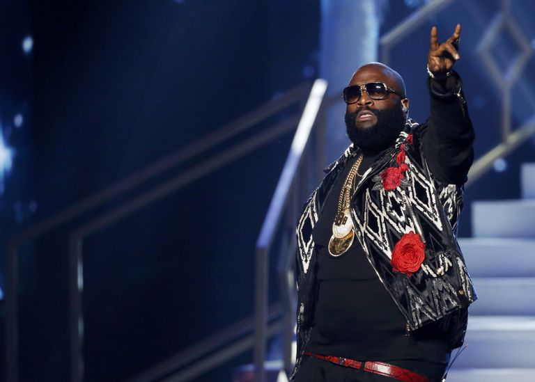 Выступление хип-хоп исполнителя Рика Росса на American Music Awards, 20 ноября 2016 Выступление хип-хоп исполнителя Рика Росса на American Music Awards, 20 ноября 2016