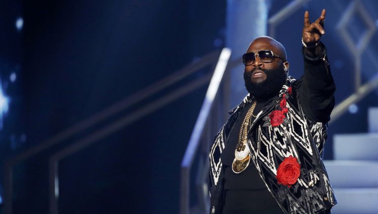 Выступление хип-хоп исполнителя Рика Росса на American Music Awards, 20 ноября 2016 Выступление хип-хоп исполнителя Рика Росса на American Music Awards, 20 ноября 2016