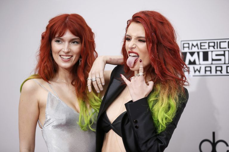 Актрисы Дани и Белла Торн на American Music Awards, 20 ноября 2016 Актрисы Дани и Белла Торн на American Music Awards, 20 ноября 2016