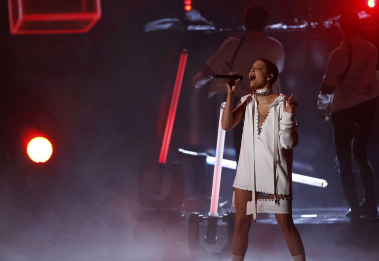 Певица Холзи на American Music Awards, 20 ноября 2016 Певица Холзи на American Music Awards, 20 ноября 2016