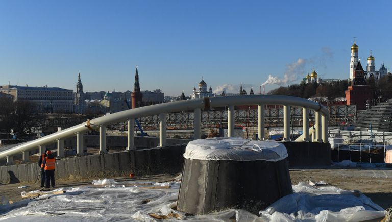 Строительство парка Зарядье в Москве