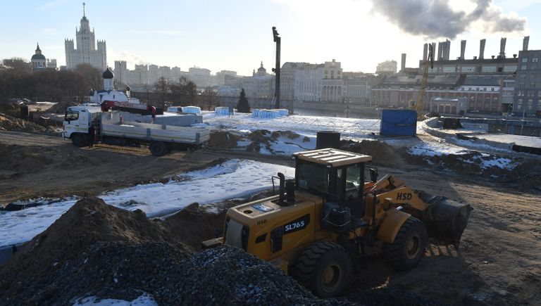 Строительство парка Зарядье в Москве